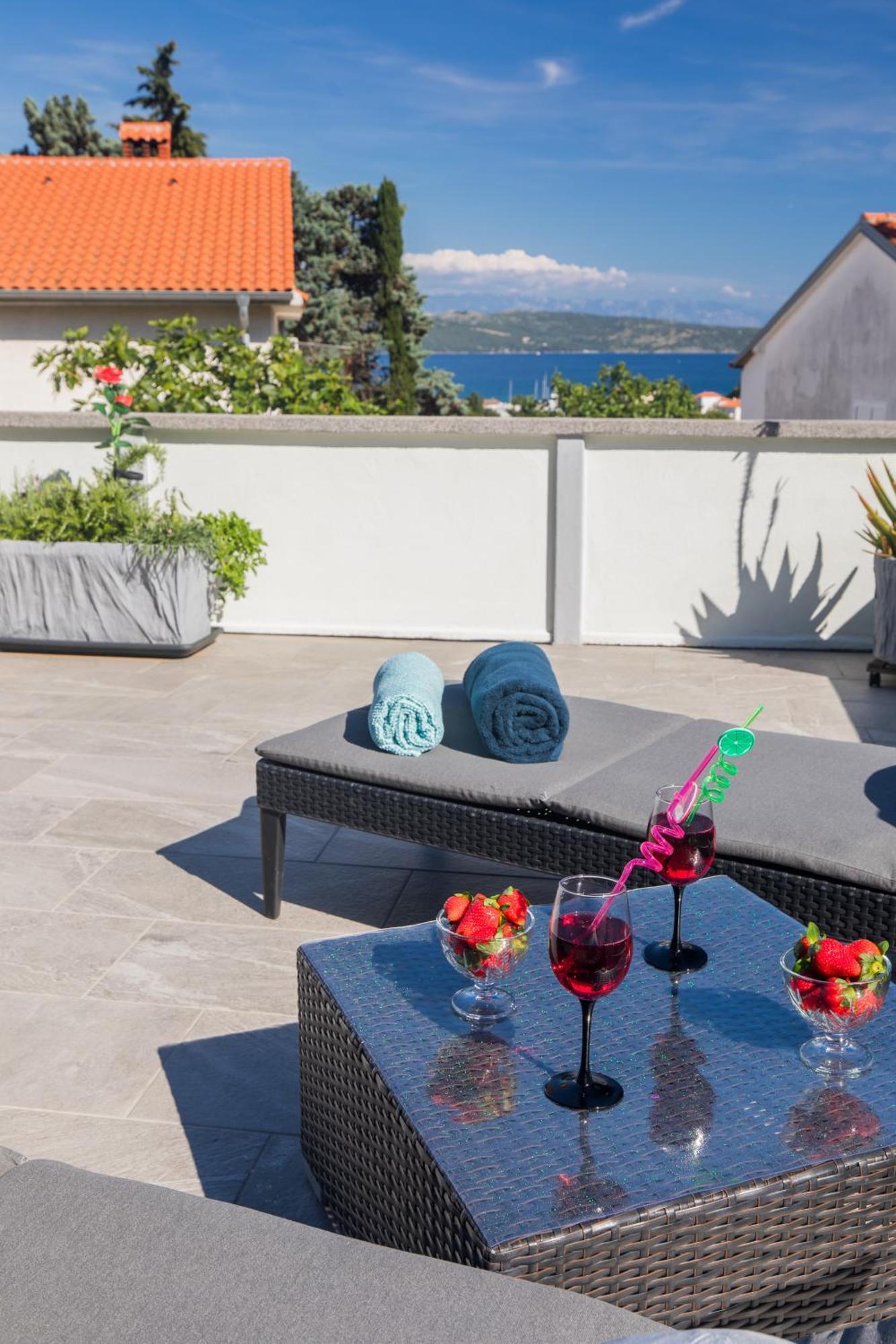 Apartment Tara With Seaview Krk Town Luaran gambar